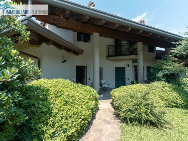 casa indipendente in vendita a Seregno