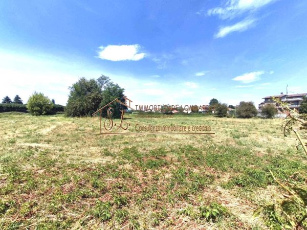 terreno edificabile in vendita a Seregno