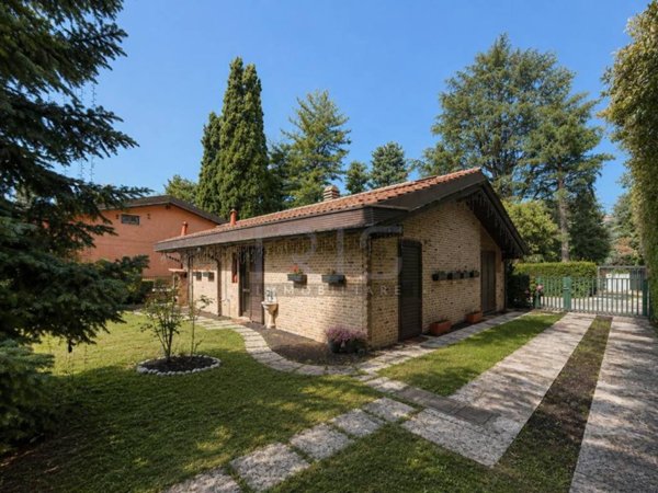 casa indipendente in vendita a Seregno