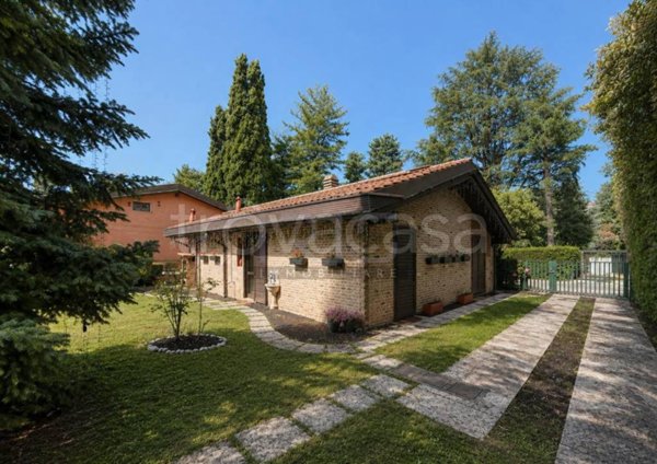 casa indipendente in vendita a Seregno