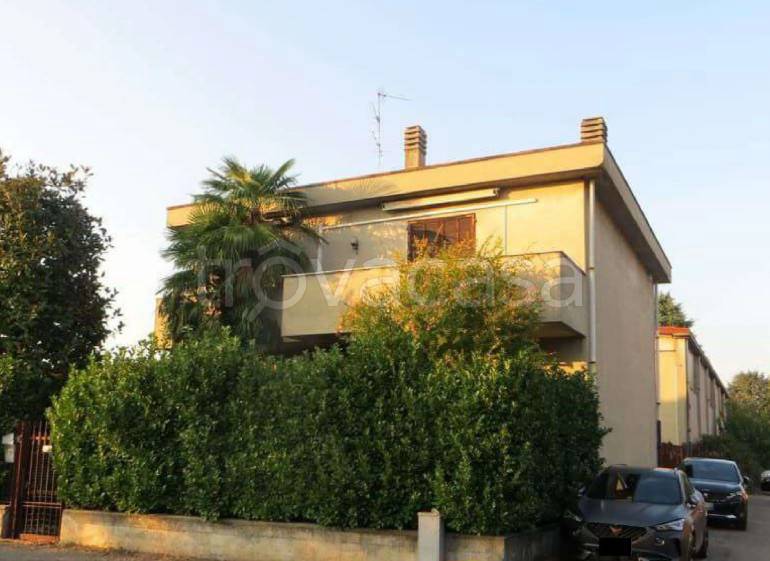 capannone in vendita a Seregno