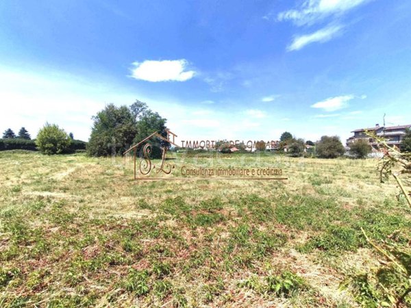 terreno edificabile in vendita a Seregno