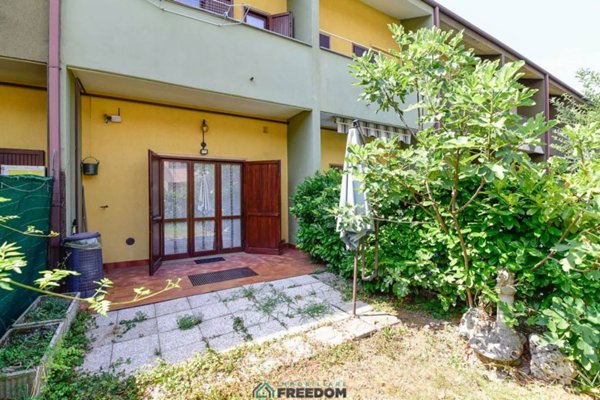 casa indipendente in vendita a Seregno