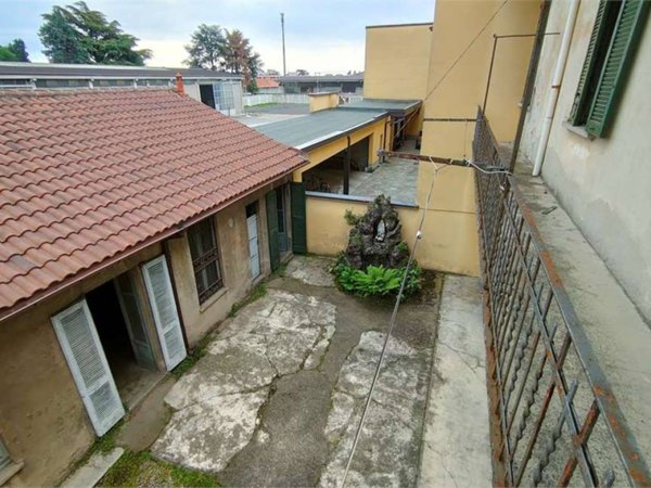 casa indipendente in vendita a Seregno