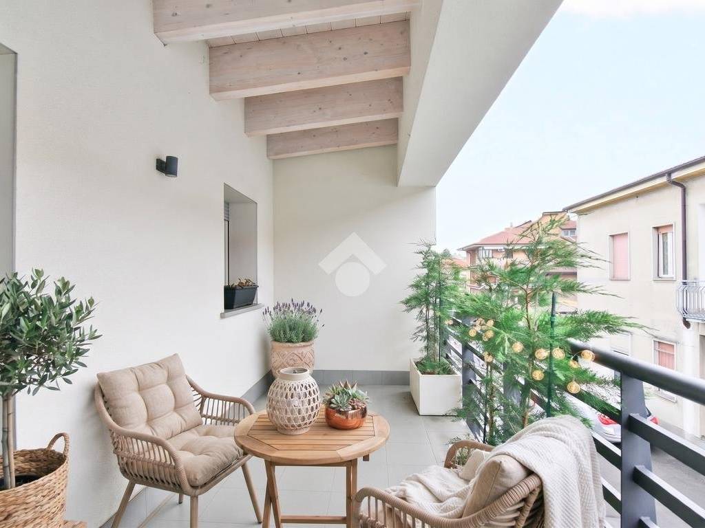 casa indipendente in vendita a Seregno