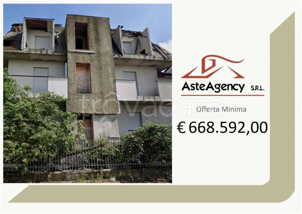 casa indipendente in vendita a Seregno