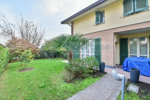 casa indipendente in vendita a Seregno