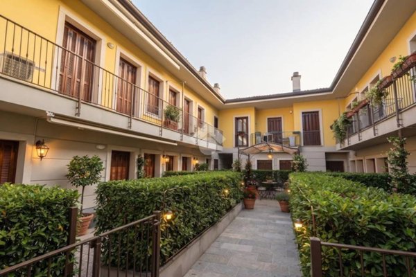 casa indipendente in vendita a Seregno