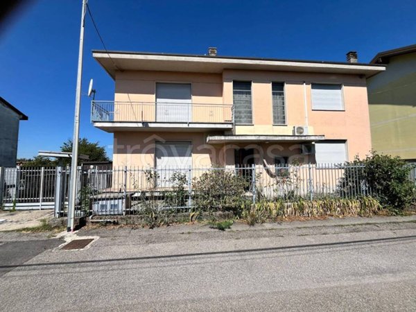 casa indipendente in vendita a Seregno