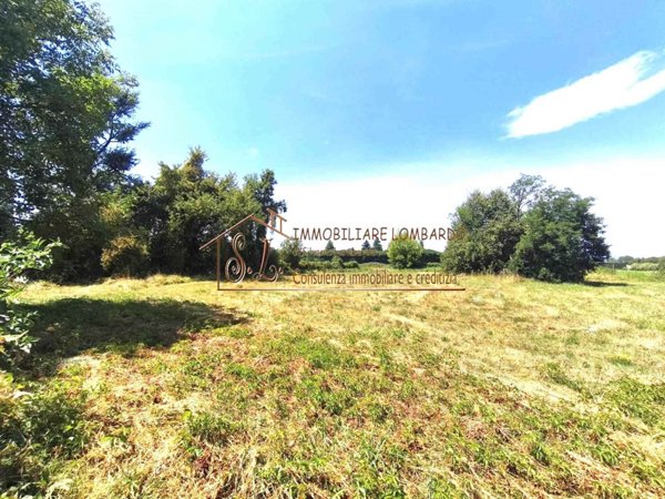 terreno edificabile in vendita a Seregno