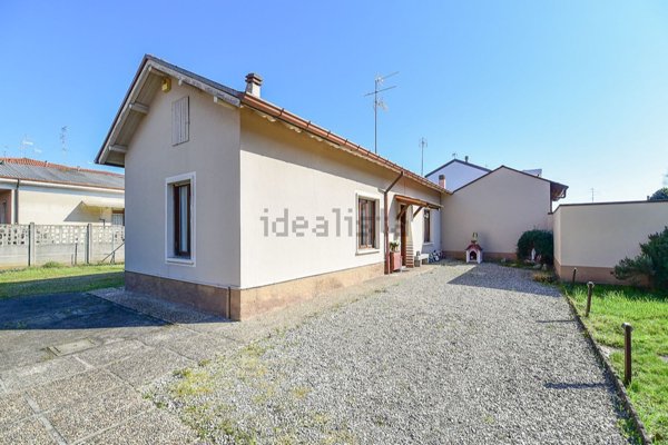 casa indipendente in vendita a Seregno