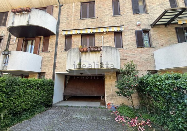 casa indipendente in vendita a Seregno
