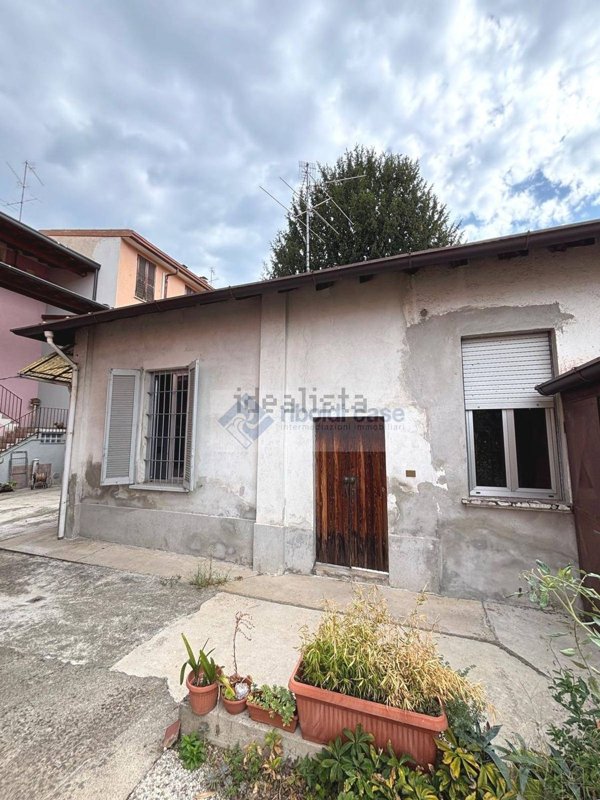 casa indipendente in vendita a Seregno