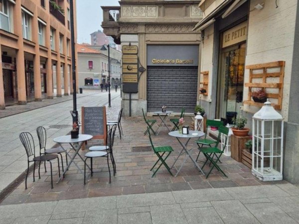 negozio in vendita a Seregno