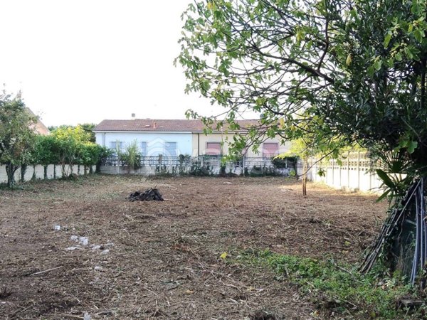 terreno edificabile in vendita a Seregno