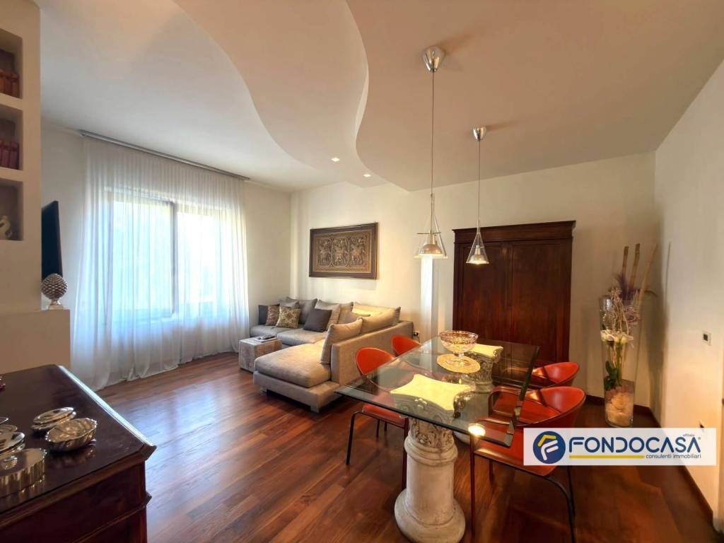 casa indipendente in vendita a Seregno