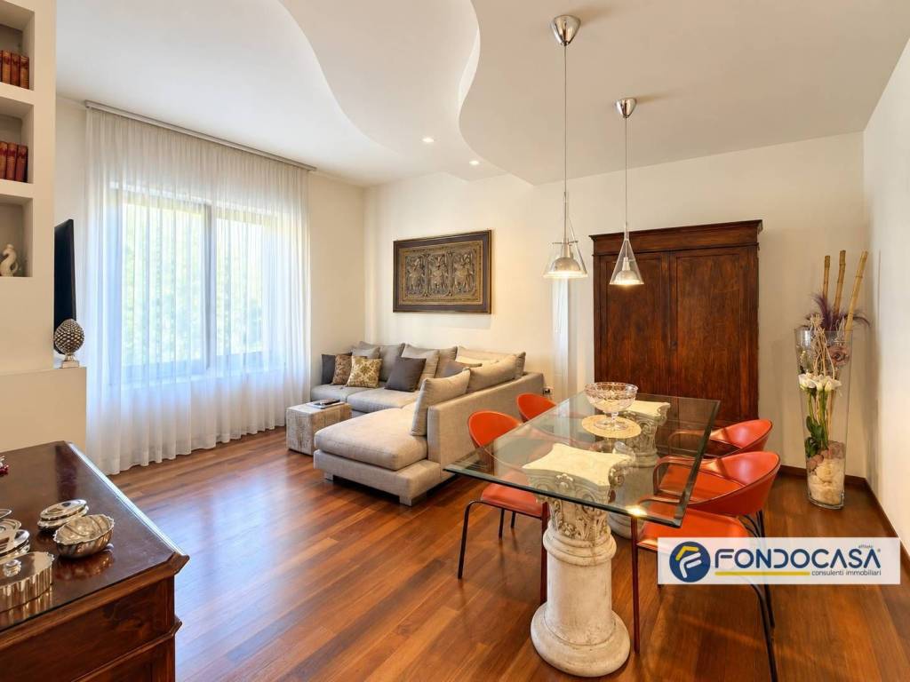 casa indipendente in vendita a Seregno