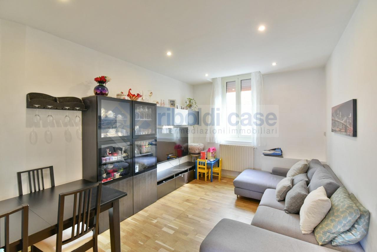 casa indipendente in vendita a Seregno