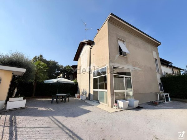 casa indipendente in vendita a Seregno