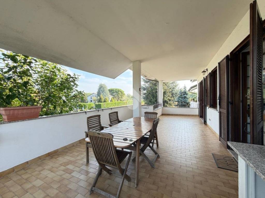 casa indipendente in vendita a Seregno