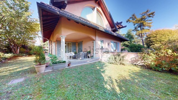 casa indipendente in vendita a Seregno