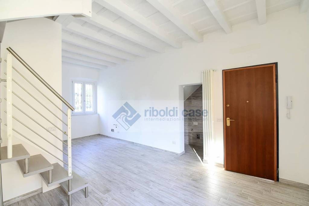 casa indipendente in vendita a Seregno
