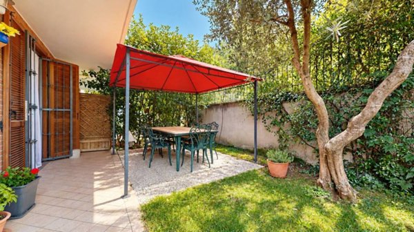 casa indipendente in vendita a Seregno