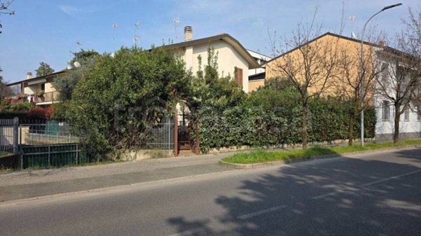casa indipendente in vendita a Seregno