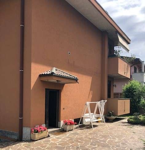 casa indipendente in vendita a Seregno