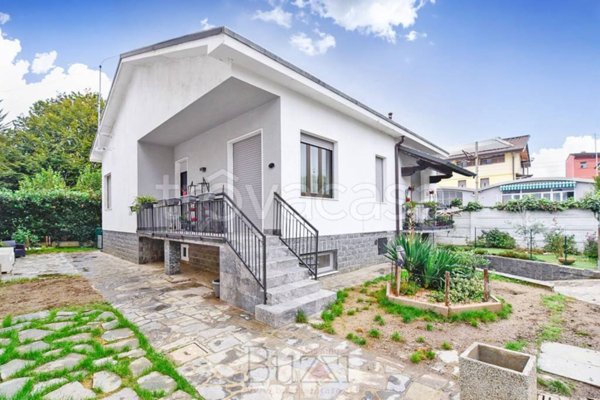 casa indipendente in vendita a Seregno