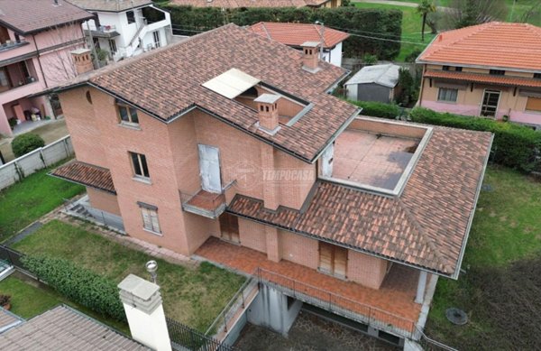 casa indipendente in vendita a Seveso in zona Baruccana