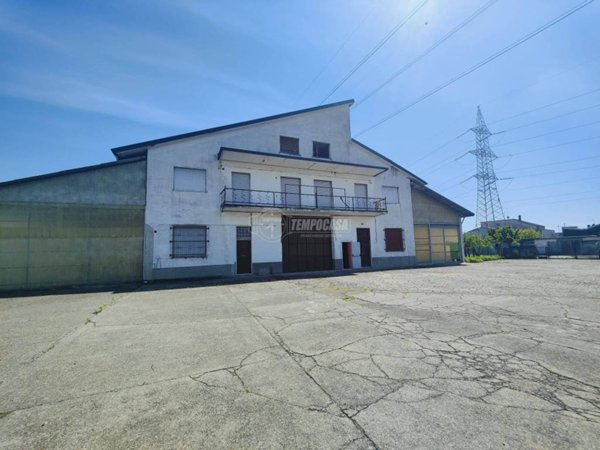locale commerciale in vendita a Seveso