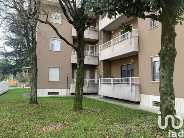 appartamento in vendita a Seveso in zona Baruccana