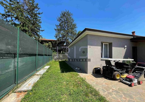 casa indipendente in vendita a Seveso in zona Baruccana