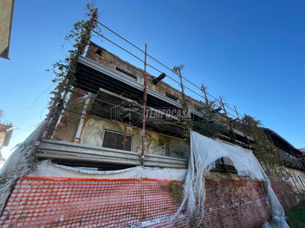 appartamento in vendita a Seveso in zona Baruccana