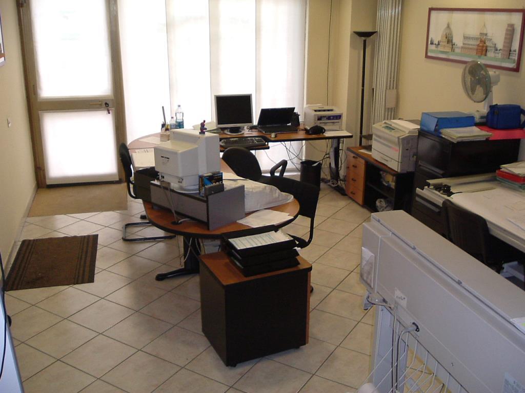 negozio in vendita a Seveso