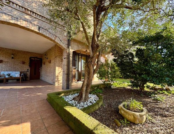 casa indipendente in vendita a Seveso