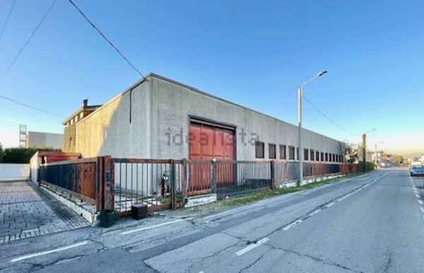 capannone in vendita a Seveso