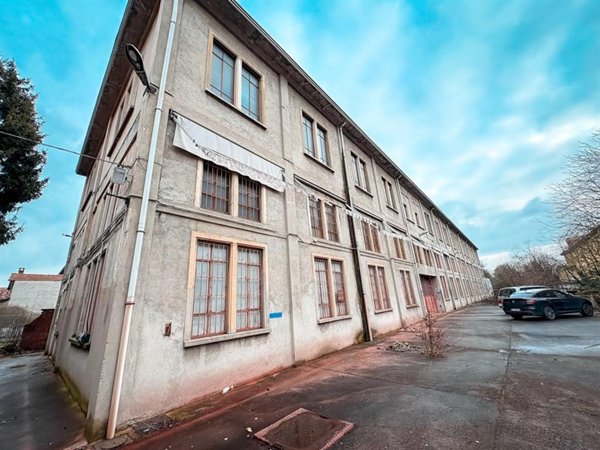 locale commerciale in vendita a Seveso