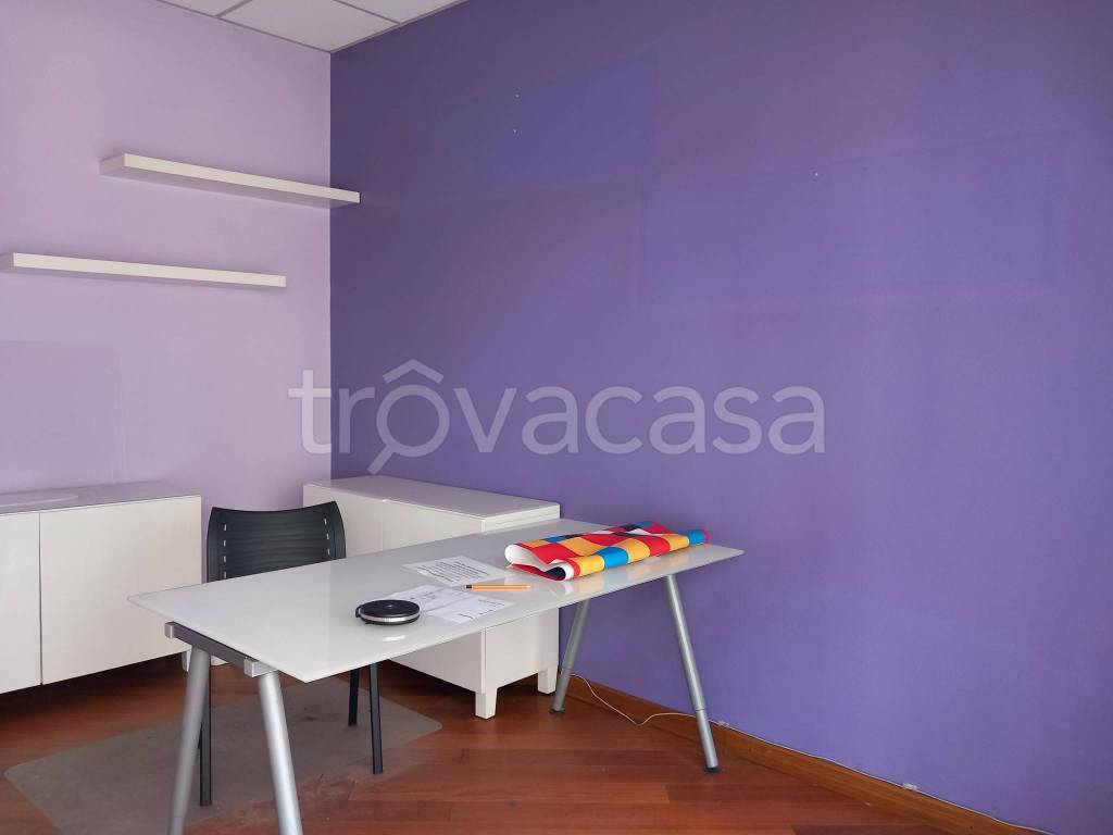 negozio in vendita a Seveso