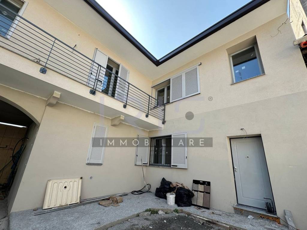 appartamento in vendita a Seveso in zona Baruccana