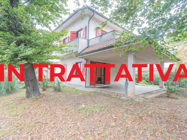 casa indipendente in vendita a Seveso in zona Baruccana