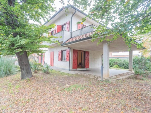 casa indipendente in vendita a Seveso in zona Baruccana