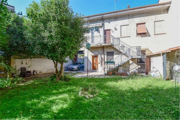 casa indipendente in vendita a Seveso in zona Baruccana