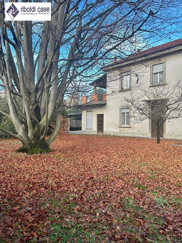 negozio in vendita a Seveso