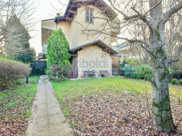 casa indipendente in vendita a Seveso
