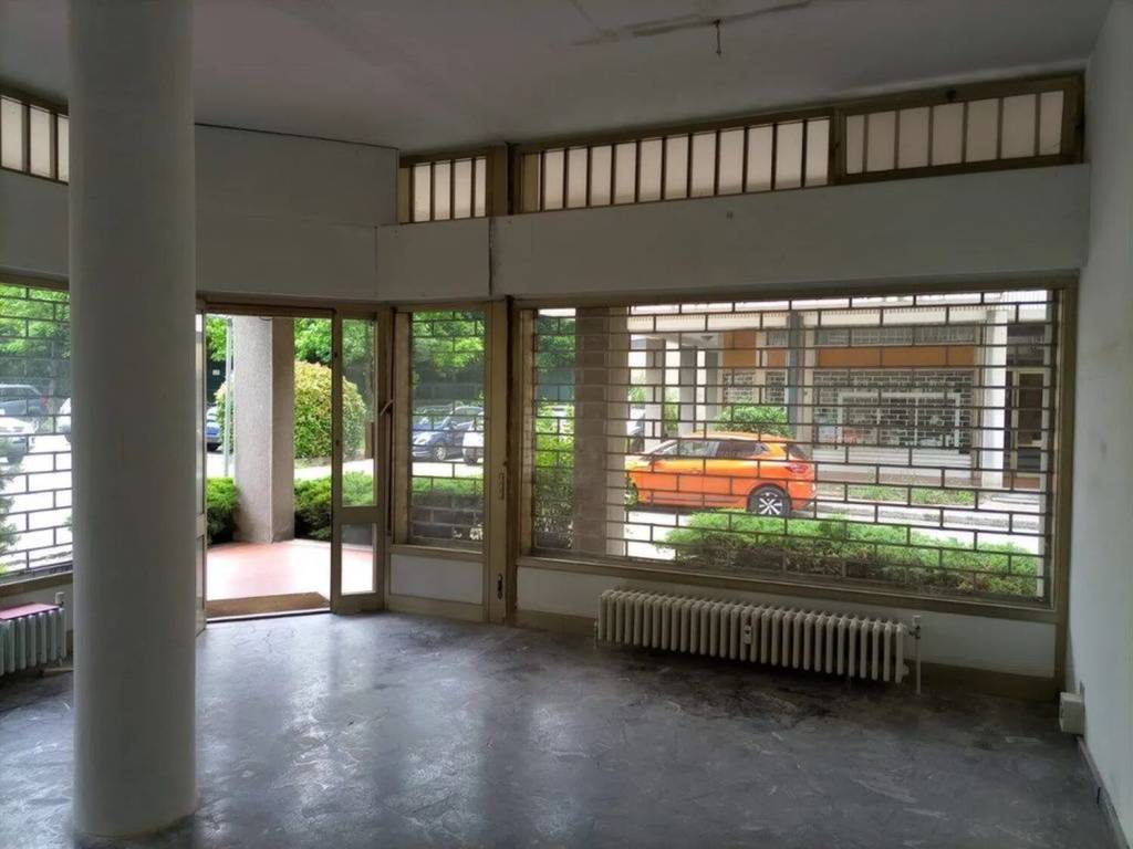 negozio in vendita a Seveso