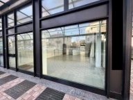 locale commerciale in vendita a Seveso