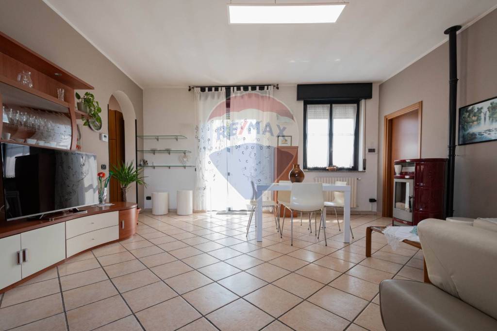 appartamento in vendita a Seveso in zona Baruccana