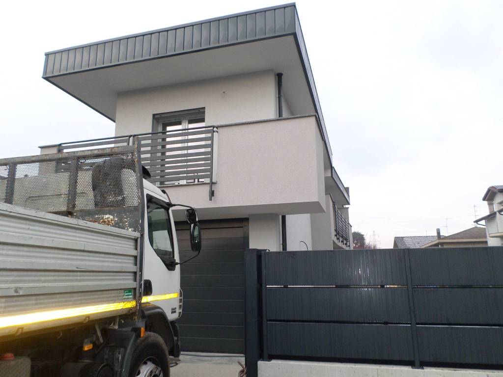 casa indipendente in vendita a Seveso